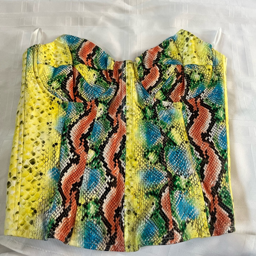 PrettyLittleThing Multicolor Snake Print Top